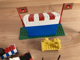 Lego vintage castle 383 Knight's Tournament complete with instructions