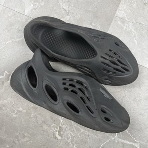Yeezy Foam Runner Onyx | eBay