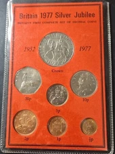 UK.  1977 Uncirculated Coin Set : First Complete Set Of Decimal Coins (#00056)