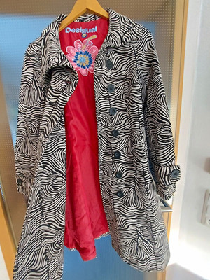Desigual Damen Mantel L Baumwolle halblang Zebra schwarz/weiß Knopfverschluss