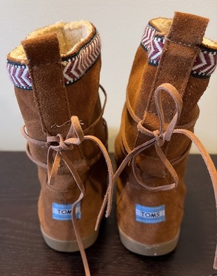 TOMS NEPAL SUEDE LEATHER BOOTS SHOES MOCCASIN Size 9-Brand New