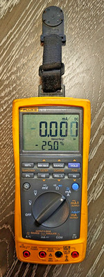 Fluke 787B Processmeter plus test leads and clips all Fluke items
