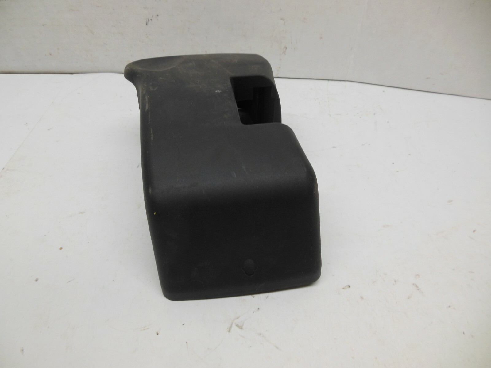 NOS JOHN DEERE TURF MOWER TRACTOR CAB DOOR LATCH LH HOOD COVERL113438