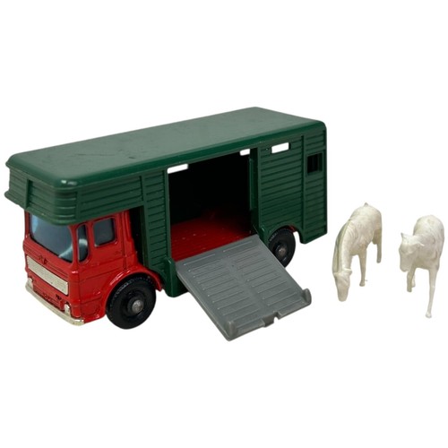 Vintage Matchbox Serie 17 Pferdebox mit Pferden 1969 Lesney gebraucht