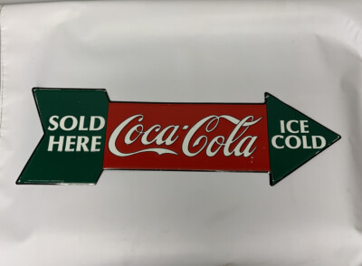 アンティーク雑貨 VINTAGE Coca Cola Arrow Tin Sign 1990 Vintage 1990 Coca Cola Sold Here Tin Embossed Metal Arrow