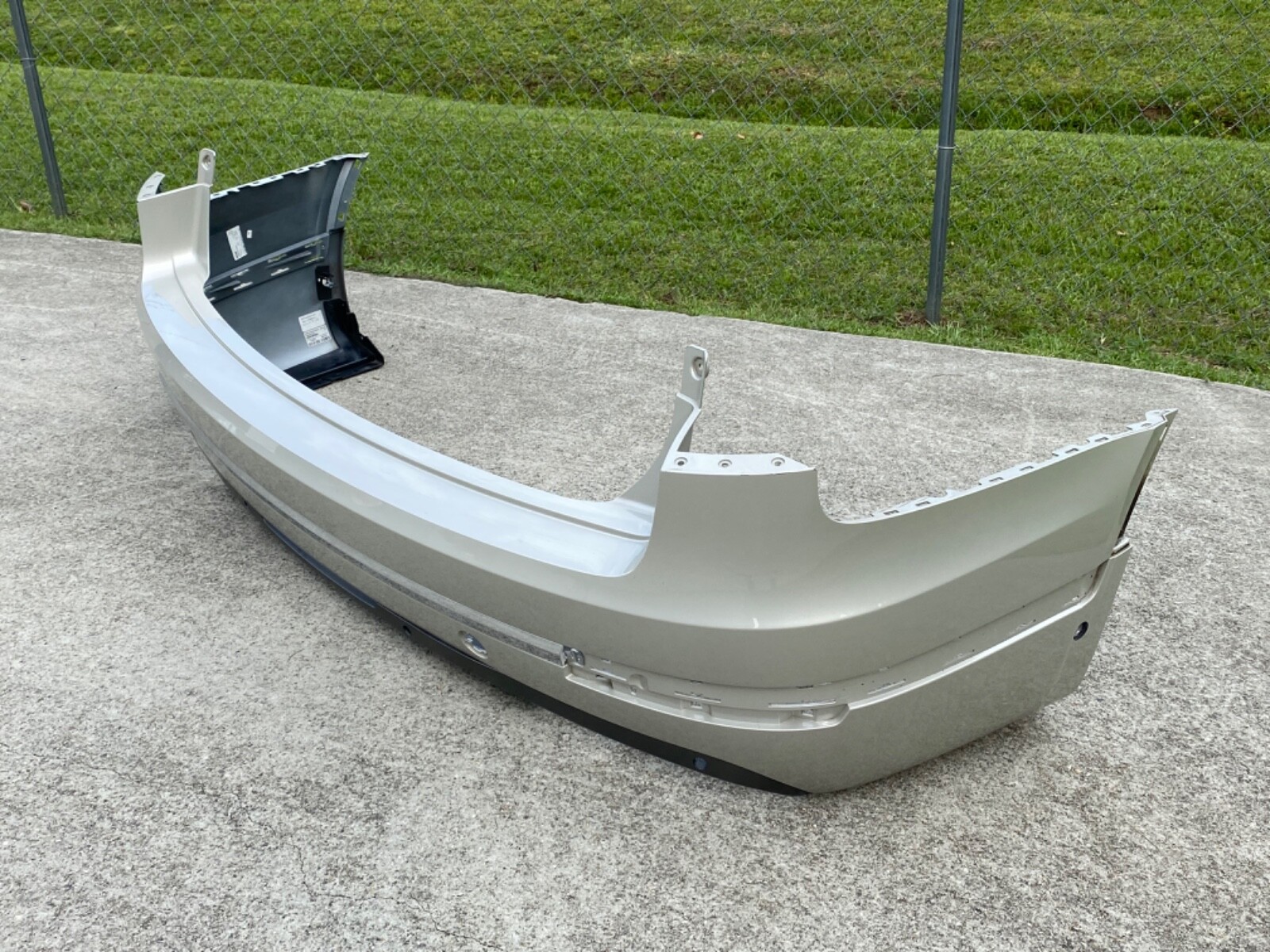 2017 2018 2019 Bentley Bentayga rear bumper “ NO SHIPPING “ 36A807511