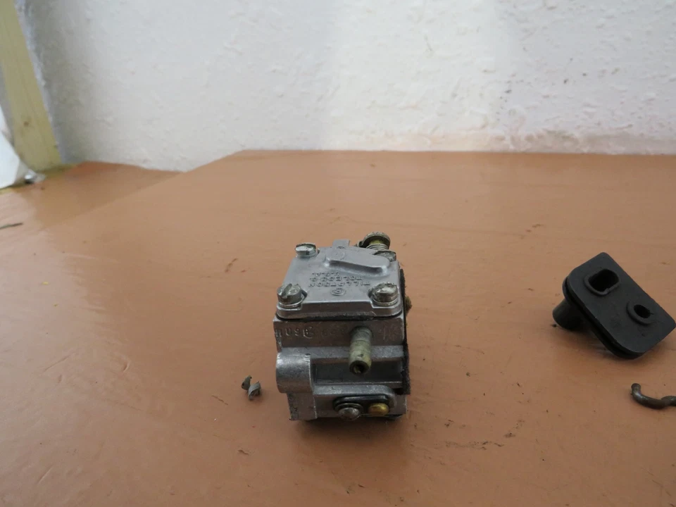 Карбюратор цепной пилы John Deere Q500F от оригинального производителя Tillotson (см. описание) - Изображение 4 из 4