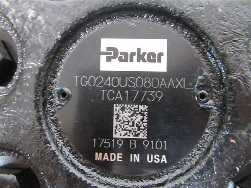 John Deere TCA17739, Hydraulic Wheel Motor - 737, 757, 777 & 797 Z-Trak Mowers - Picture 2 of 2
