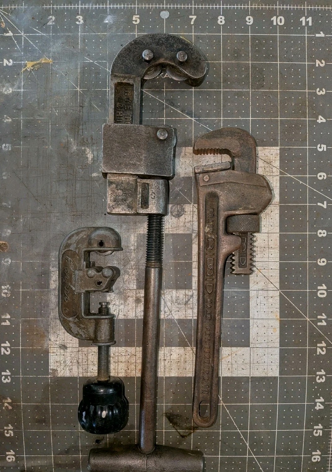 Lot 3~Pipe Cutting Barnes, NYE Tool Wks Chicago No. 4, 10" Ridgid, & Parker 216