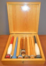 Vintage Nice WOODEN BOX With 7 Wooden DRAPER BOBBIN SPINDLES, 10" X 10" Box
