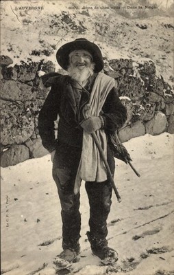 Postcard L'Auvergne, Gens de chez nous, Dans la Neige, Frenchman in the Snow - 4783046
