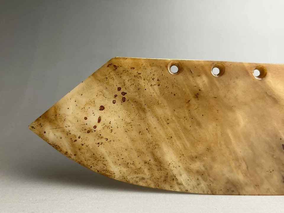 Pingente de faca raro chinês cultura Qijia jade branco sete furos - Imagem 2 de 4