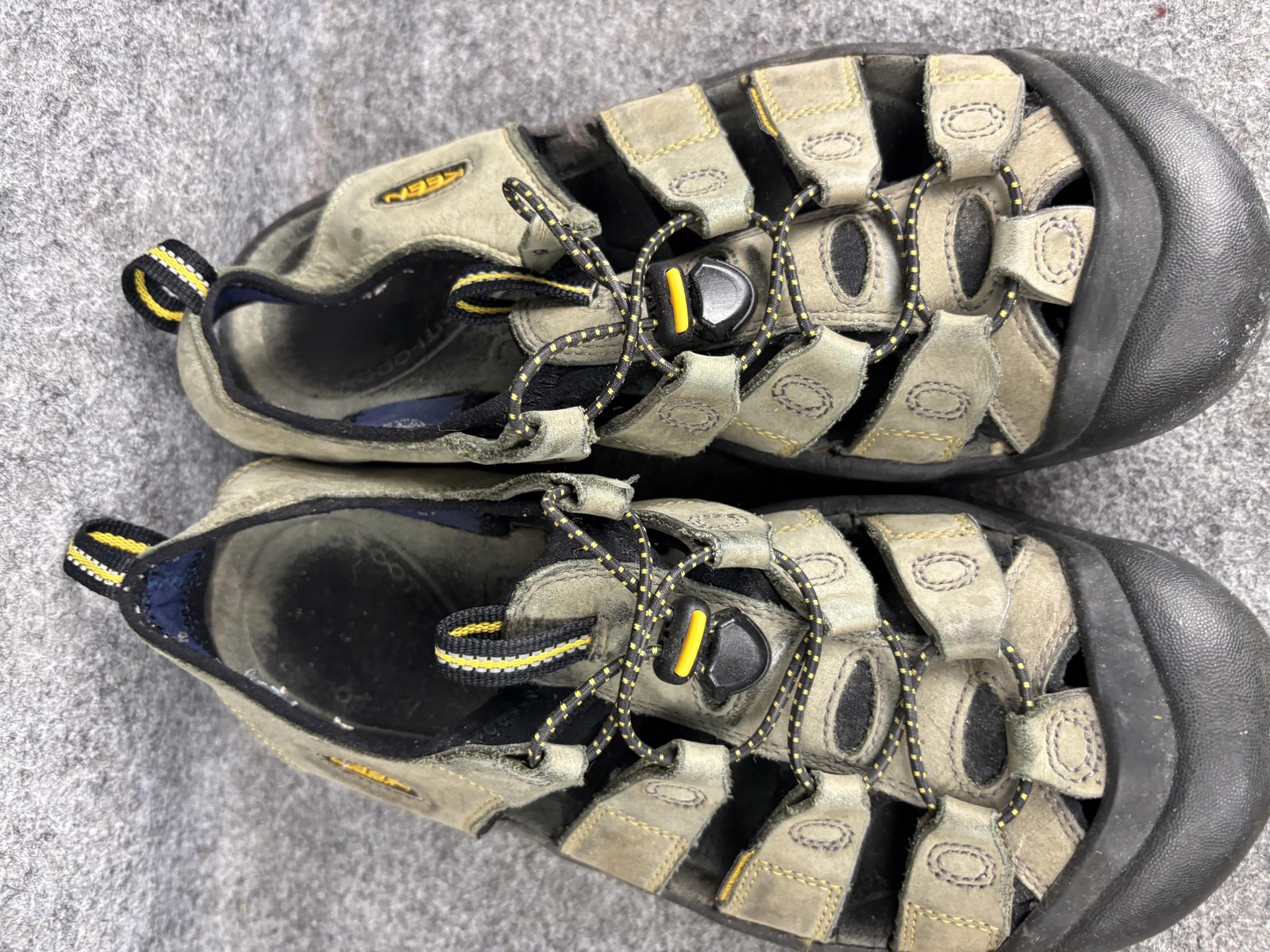 Sandali Keen Newport H2 uomo taglia 9 grigio nero escursionismo outdoor scarpe acqua grip