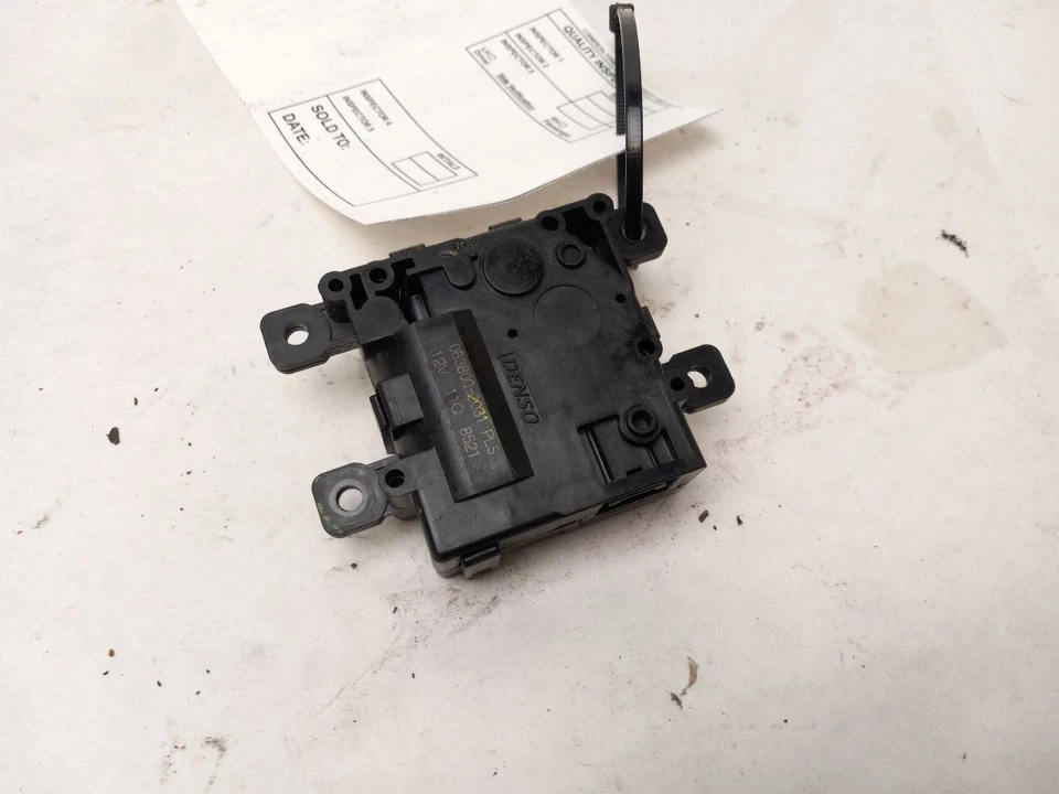 Controlador de solapa de calefacción para Toyota Prius C 2012-2019 OEM 063800-2031 Foto 3 de 4