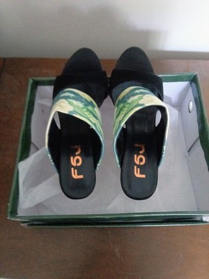 F5J (Funny She Jill) stiletto black floral shoes NEW with BOX