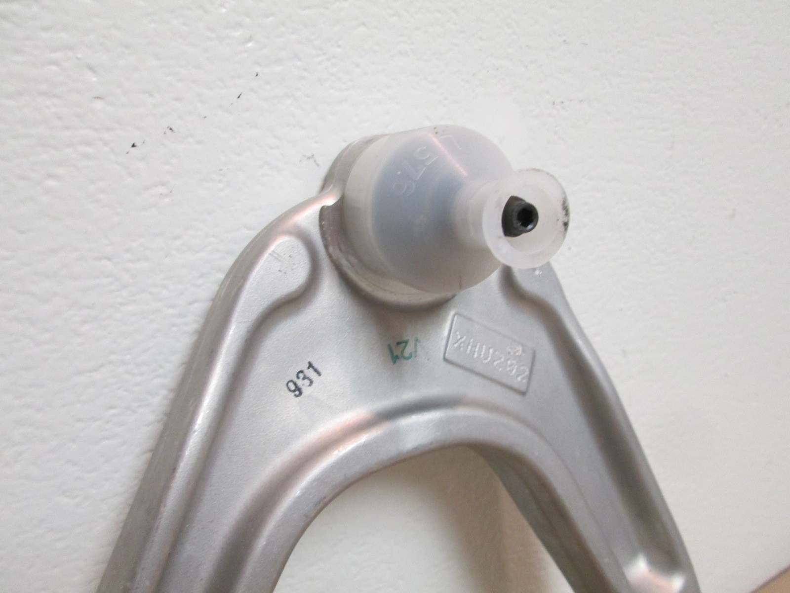 Maserati Ghibli,Quattroporte - RH Front Upper Suspension Arm (NEW)  # 670004186