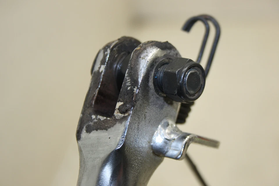 SUZUKI BOULEVARD INTRUDER 750 800 SAVAGE 650 SOPORTE SOPORTE LATERAL C39X Foto 3 de 4