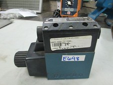 Bosch Hydraulic Directional Valve #9810232077 Max Pressure: 4600 PSI (New)