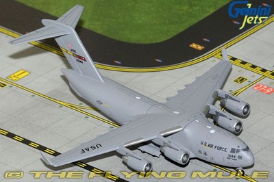 GeminiJets 1:400 C-17A Globemaster III USAF 452nd AMW #05-5144