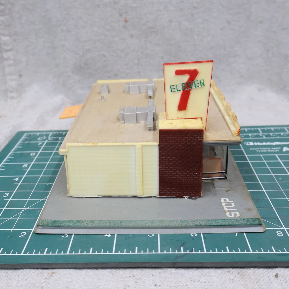 Gasolinera Life Like HO escala 7 Eleven para maqueta de tren Foto 3 de 4