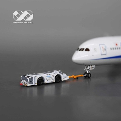 1/200 3D Printed Dnata F396 Aircraft Tractor Ground Support Vehicle