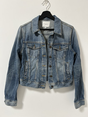 Aritzia Talula Denim Jacket Vintage Wash Size Medium Women's