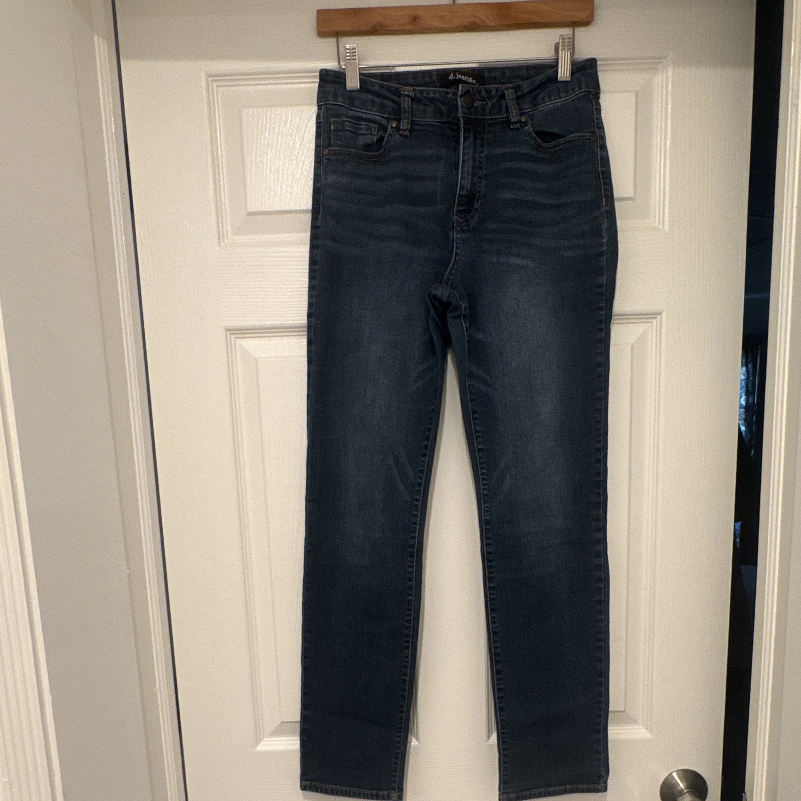d.jeans Women’s Straight Dark Wash Blue Denim Jeans Size 6 5-Pocket Button Zip
