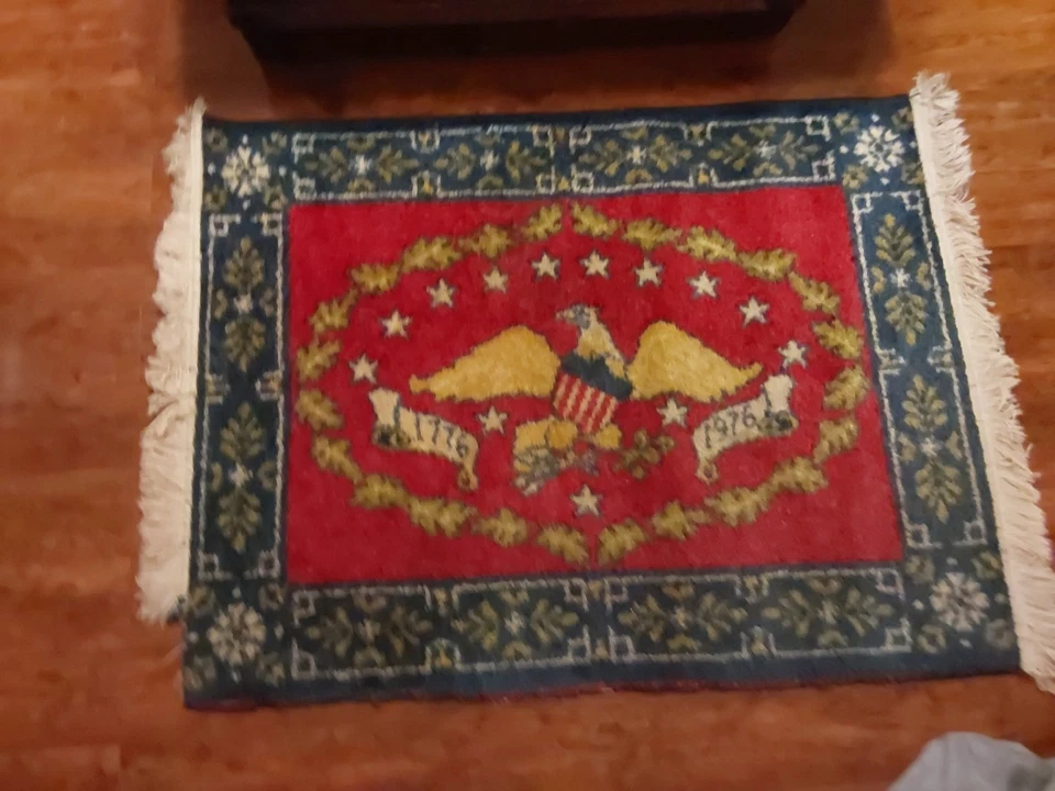 Alfombra De colección Deering Milliken Bicentenario 1776-1976 Águila 2'-10" x 4'-4", Foto 3 de 4