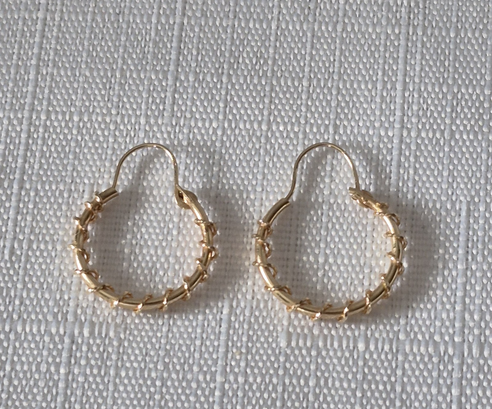 Dainty 14K Gold Wire Wrapped Hoop Earrings .8 Grams EUC Free Ship