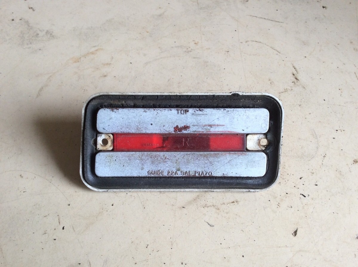 70 71 72 73 74 75 76 77 78 79 80 81 Firebird Rear Side Marker Lamp Light Pair