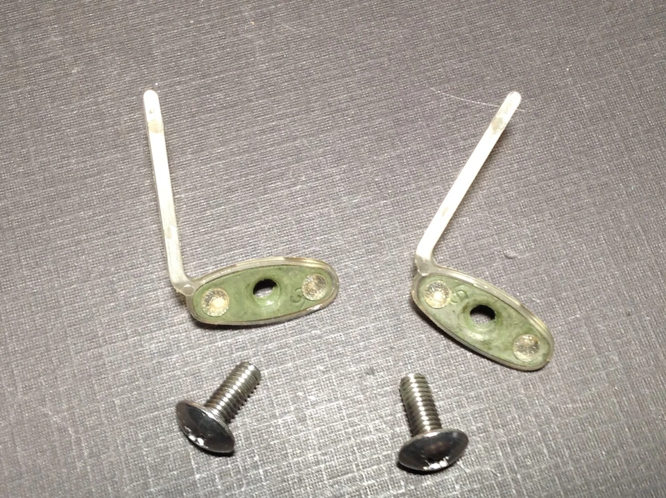 2 piezas 1967-1972 Oldsmobile puerta camión pico vinilo superior moldura clips tornillos NORS Foto 3 de 4