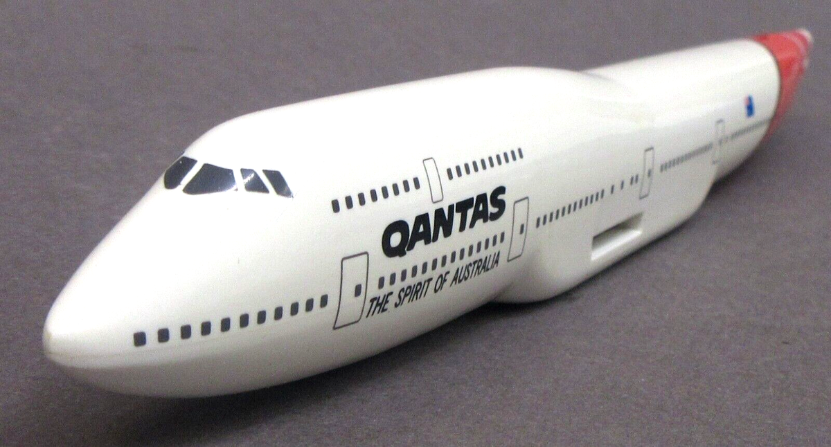QANTAS 747-400 