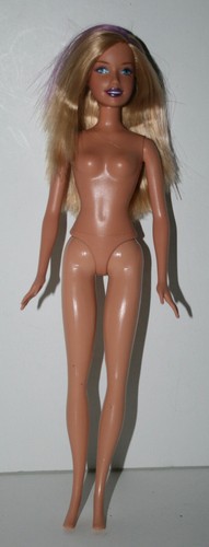 Mattel Barbie Doll Blonde Hair with Purple Streaks, Bendable Legs, Beauty Mark - Imagen 8 de 11