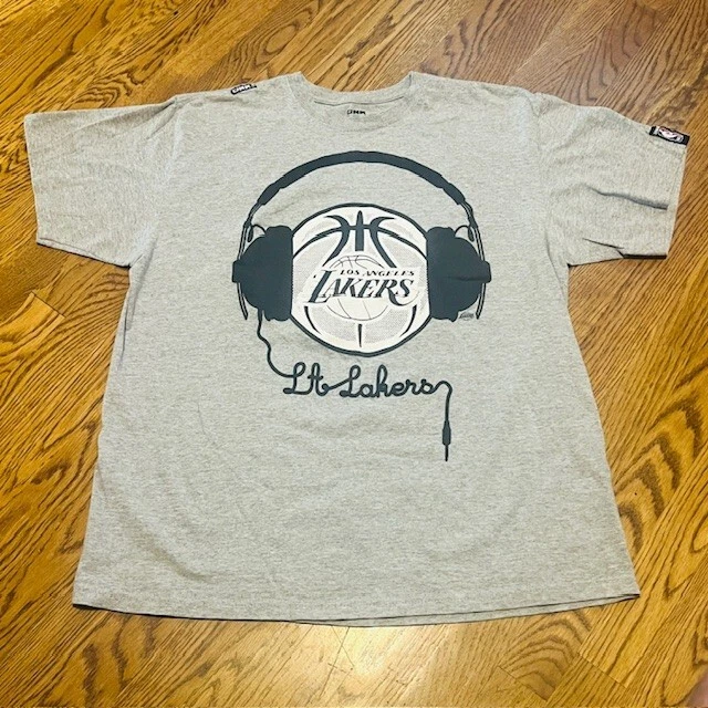 Los Angeles Lakers LA T-Shirt UNK Headphones RARE Kobe Bryant Gray L Large NBA - Image 2 of 4