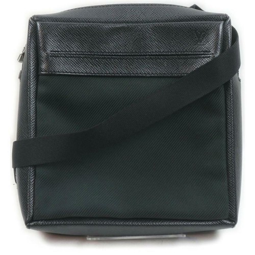 Louis Vuitton Dark Green Ardoise Taiga Leather Beloukha Messenger Bag  863045 | eBay