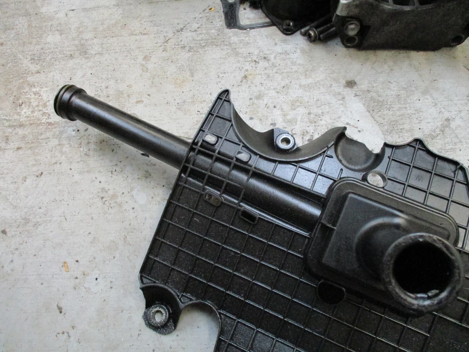 09-11 BMW 335d tracción trasera bomba aceite pickup 11137793072 Foto 4 de 4