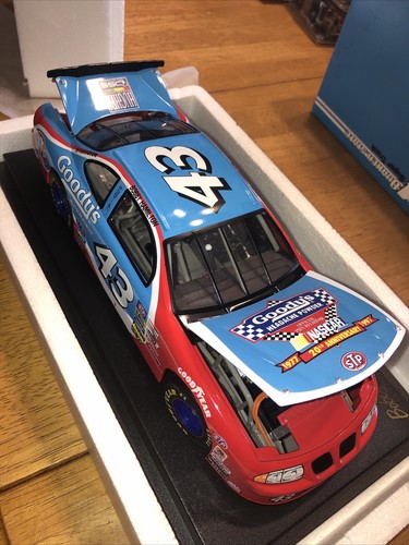 NASCAR PONTIAC GRAND PRIX #43 GOODY'S HEADACHE POWDER 1:18 REVELL Bobby Hamilton - Picture 7 of 13