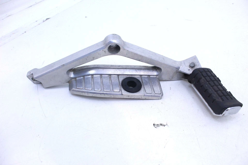 1982 HONDA NIGHTHAWK 650 OEM REAR PASSENGER FOOT STEP PEG R5.BX5 - Image 2 of 4