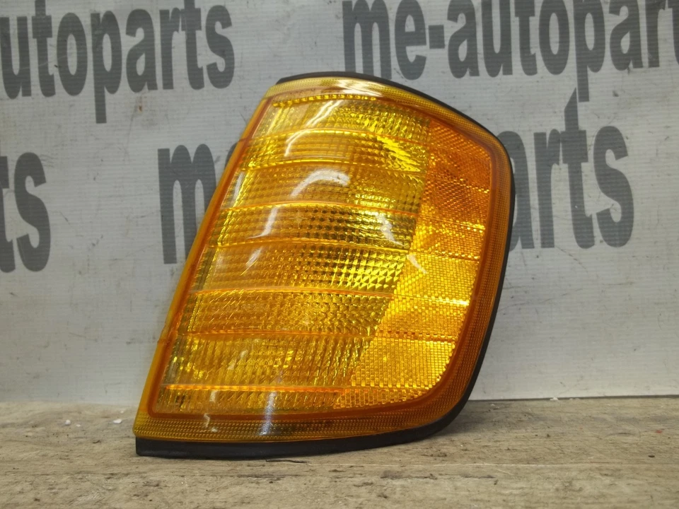 86-93 梅赛德斯-奔驰 W124 司机侧左前角转向灯原始设备制造商 — 第 3/4 张图片