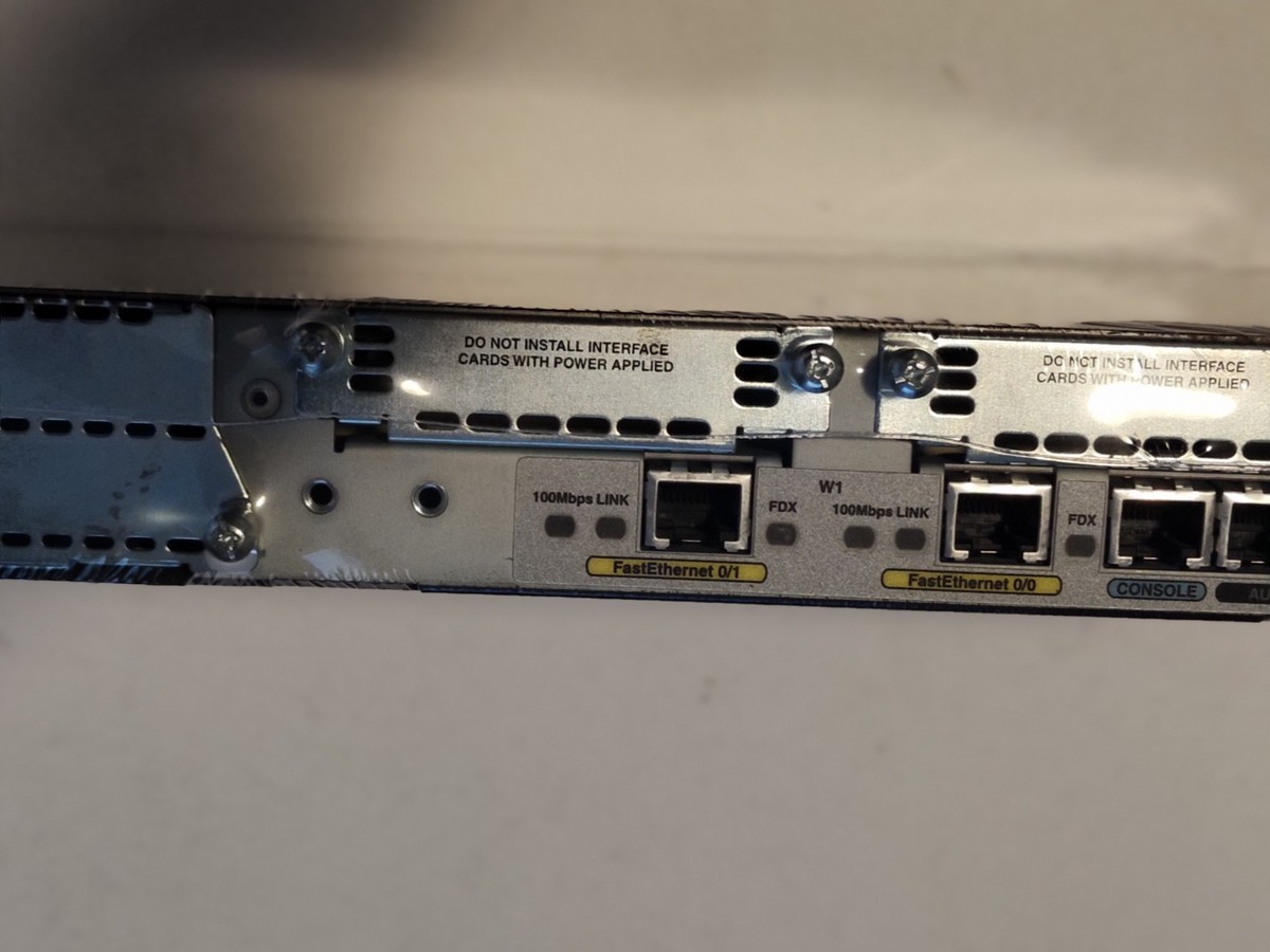 Cisco 2621XM ＋ ASYNC16A ＋ 72-0845-01 Cisco 2621XM ＋ ASYNC16A ＋ 72-0845-01 CAB-OCTAL-ASYNC