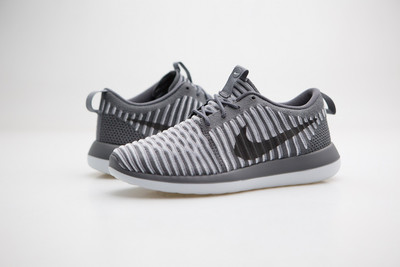844929-002 Nike Women Roshe Two Flyknit Dark Grey Pure Platinum