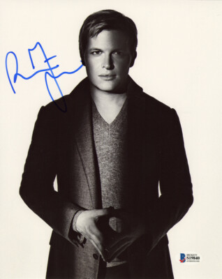 RONAN FARROW SIGNED AUTOGRAPHED 8x10 PHOTO MSNBC NEW YORKER PULITZER BECKETT BAS