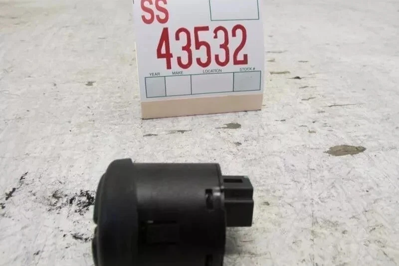 Digital Clock Control Switch COUGAR 1999 MERCURY Front Dash Timer Select Button - Image 4 of 4