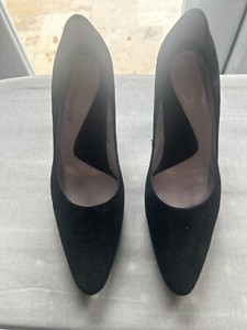 Kenneth Cole women’s size 7 suede and leather Pumps
