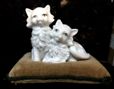 Vintage Ardalt Japan Verithin Lenwile Porcelain Persian Cats on Pin Cushion
