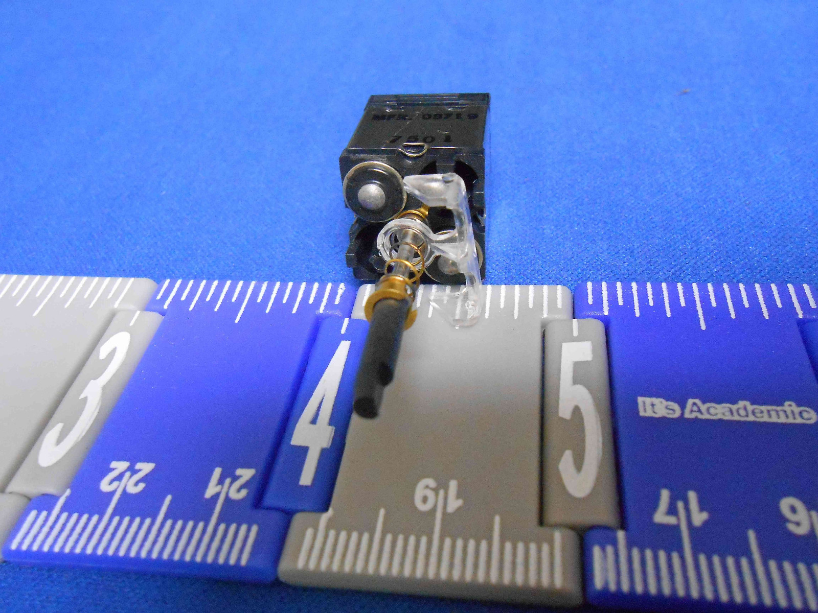 10620HR3079 JAY EL SWITCH LIGHT ASSY. ENGRAVED GREEN ON BLACK BULB T1 3/4 NOS eBay