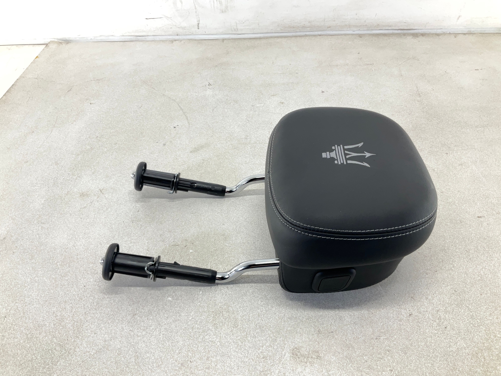 17-20 MASERATI Levante Front Left Driver Seat Headrest OEM