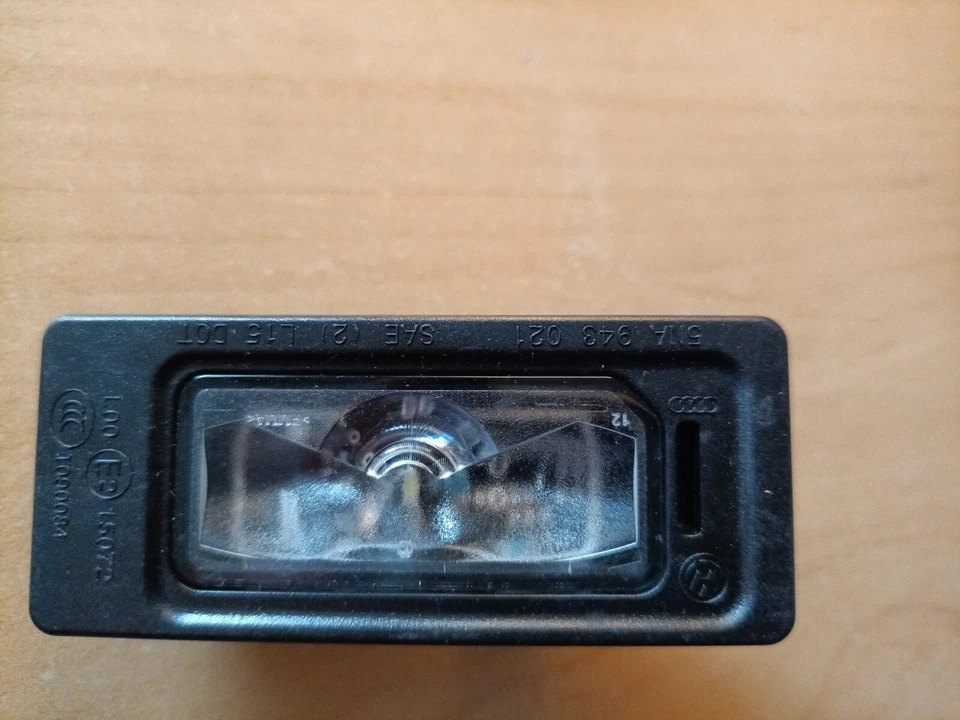 10 Feux LED Eclaireur plaque   VW  AUDI  SKODA  5NA943021  NEUFS - Photo 4/4