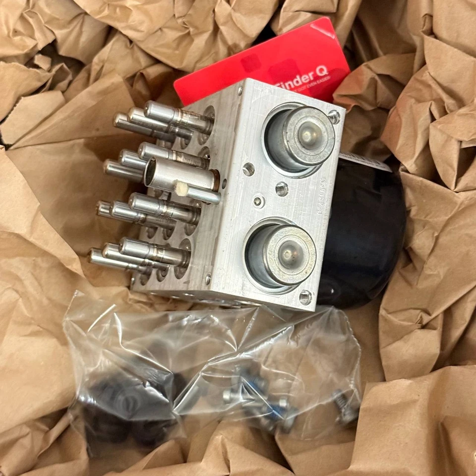 23158133 | Genuine GM - Anti Lock Brake, ABS Pump for Cadillac SRX (2010-2016) - Image 4 of 4