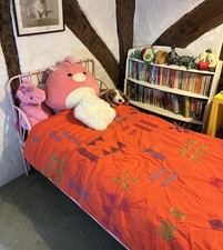 Immaculate Ikea (Minnen) Childs Extendable Bed And Mattress, Metal Pink